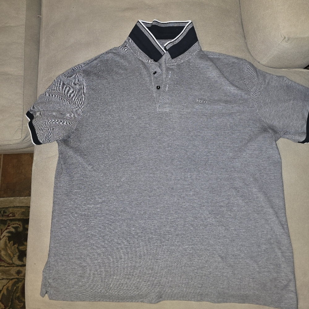 (4) Boss polos Size XXL.